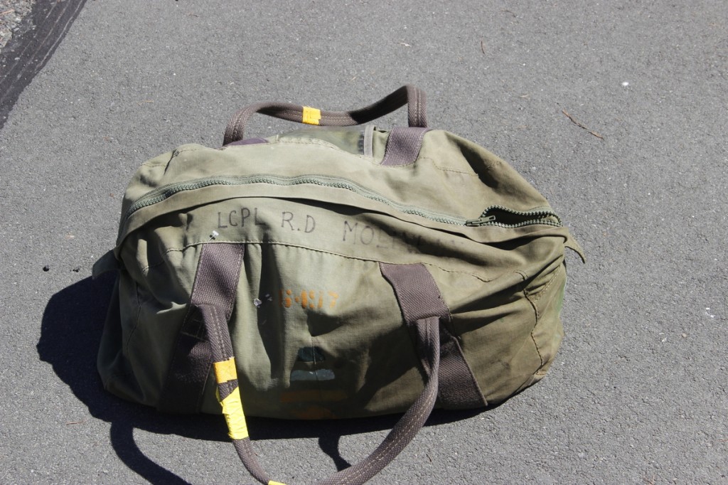 Jeder der so ein großes altes Mannschaftszelt kennt, weiß wie diese Tasche riecht. Einfach Klasse und nur 49 NZ$.