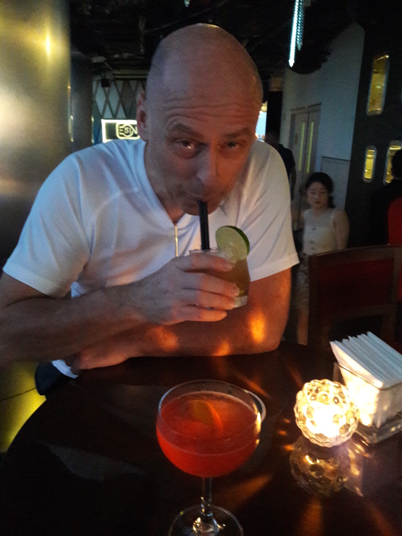 Cocktail in der "EON Sky Lounge" in der 52.Etage